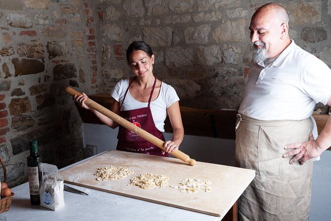 small-group-pasta-making-class-wine-tasting-in-a-tuscan-castle
