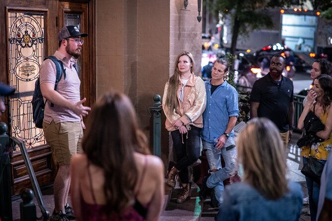 small-group-pub-walk-tour-in-austin-with-professional-guide