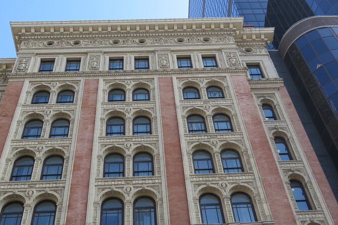 small-group-public-walking-tour-exploring-philadelphias-gilded-age-to-now