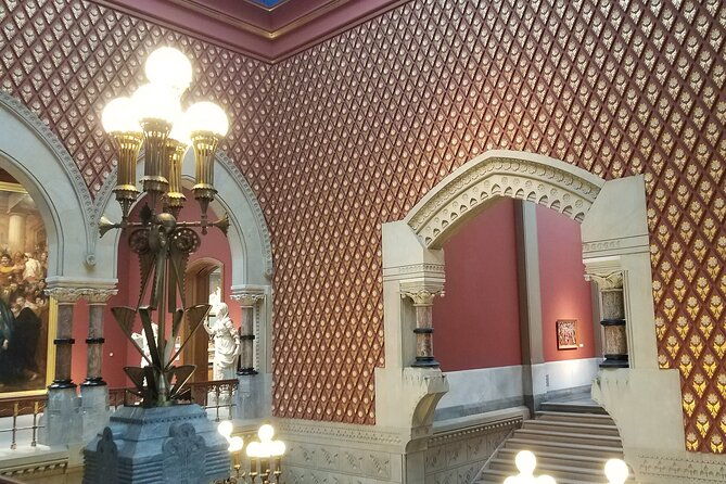 small-group-public-walking-tour-exploring-philadelphias-gilded-age-to-now