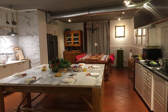 small-group-puro-vegan-pasta-and-bruschette-class-in-florence