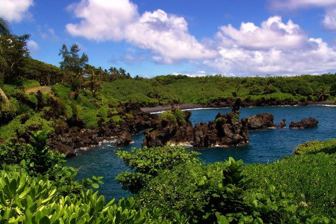 small-group-road-to-hana-luxury-tour