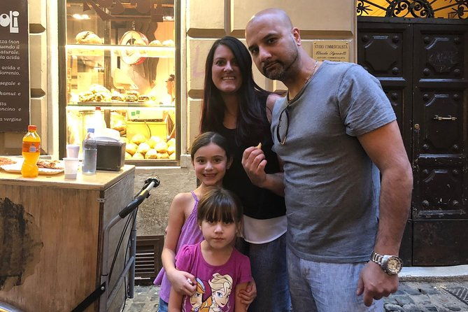 small-group-rome-night-tour-for-kids-families-w-gelato-pizza-must-see-sites