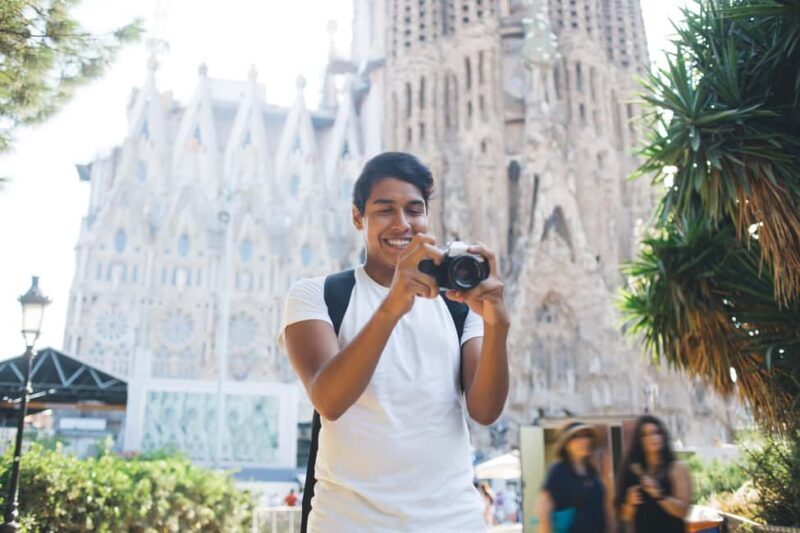 Small-Group Sagrada Familia Fully Guided Tour - An In-Depth Look at the Tour Experience