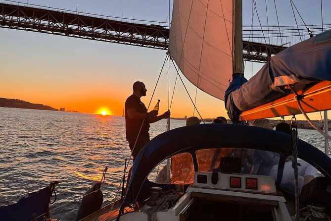 small-group-sailboat-sunset-tour-in-lisbon-with-a-drink