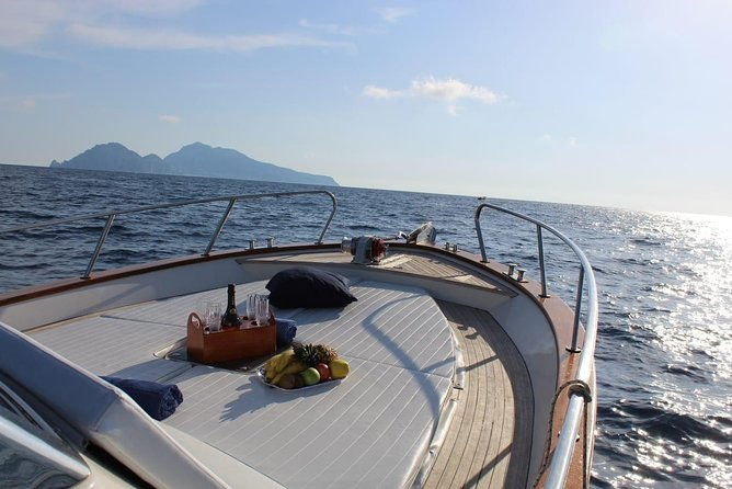 small-group-sailing-day-tour-to-capri-from-positano