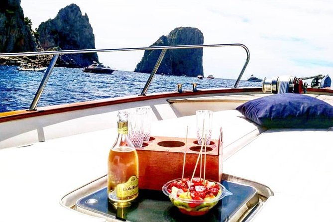 small-group-sailing-day-tour-to-capri-from-positano