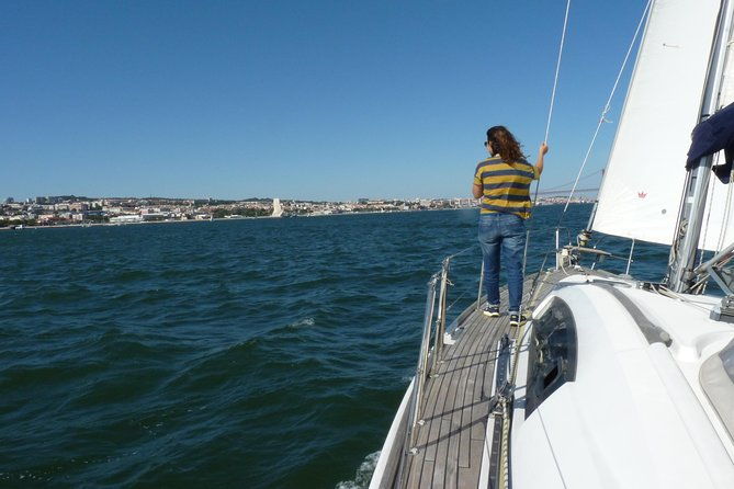 small-group-sailing-tour-on-the-tagus-river-from-lisbon