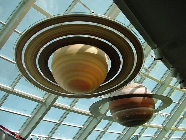 small-group-sightseeing-boat-tour-in-chicago