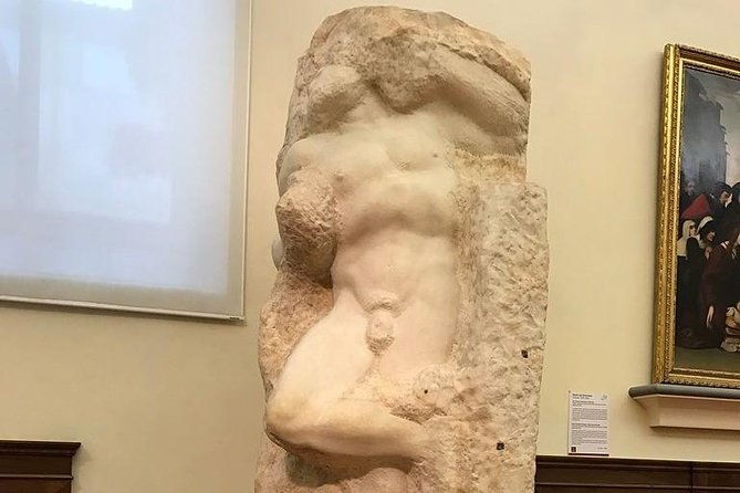 small-group-skip-the-line-galleria-della-accademia-guided-tour