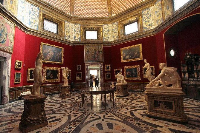 small-group-skip-the-line-uffizi-guided-tour-3