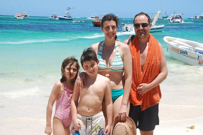 small-group-snorkeling-sharks-rays-encounter-at-punta-cana