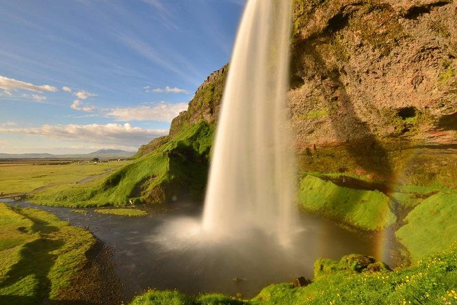 small-group-south-coast-of-iceland-glaciers-waterfalls-black-beaches