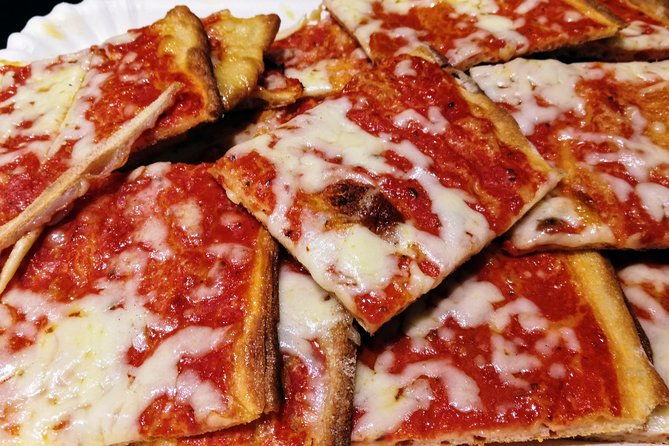 small-group-street-food-and-walking-tour-in-naples-2