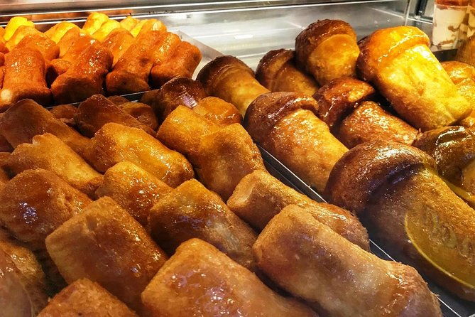 small-group-street-food-and-walking-tour-in-naples-4