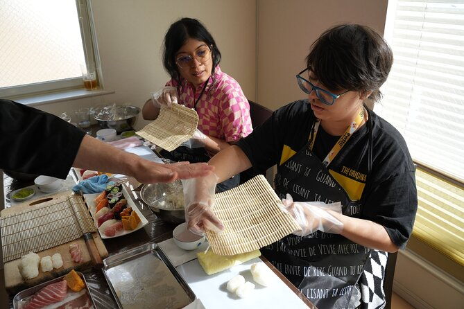 small-group-sushi-roll-omelette-lesson-supermarket-tour