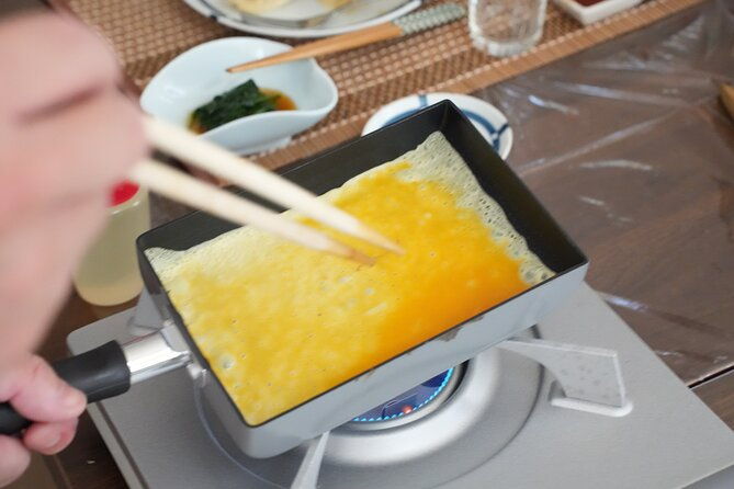 small-group-sushi-roll-omelette-lesson-supermarket-tour