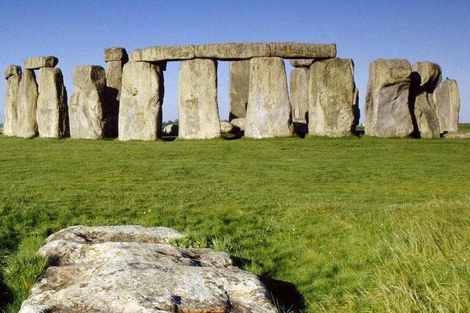 small-group-to-bath-lacock-avebury-and-stonehenge-from-london