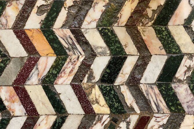 small-group-tour-at-underground-temples-of-st-clements-basilica-3