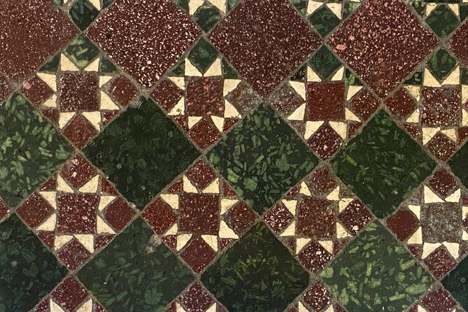 small-group-tour-at-underground-temples-of-st-clements-basilica-4