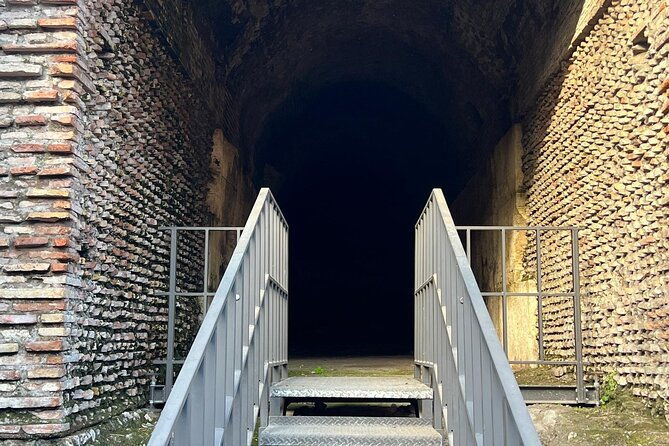 small-group-tour-colosseum-underground-up-to-6-people