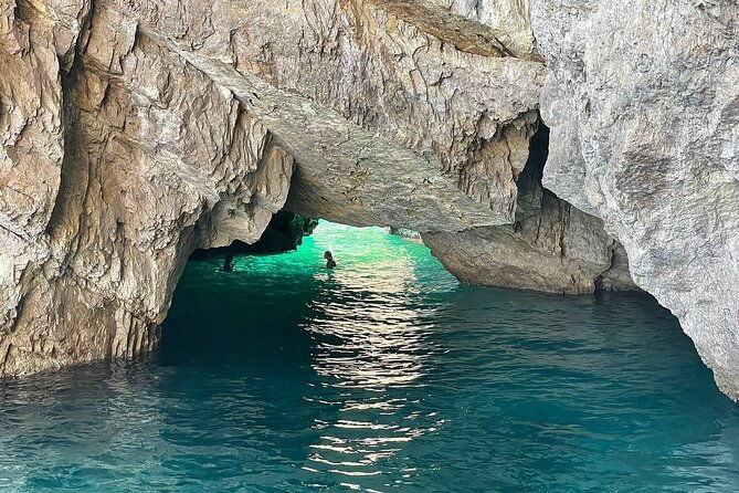 small-group-tour-from-rome-to-blue-grotto-anacapri-and-capri