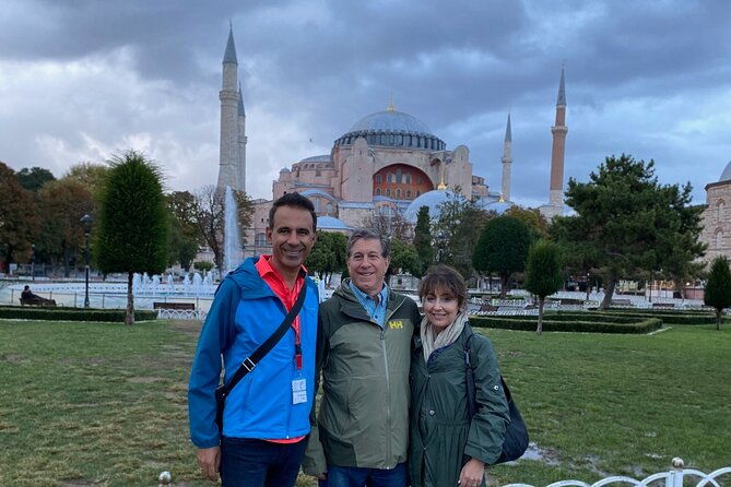 small-group-tour-hagia-sophia-basilica-cistern-blue-mosque-and-grand-bazaar