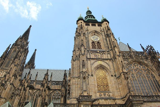 small-group-tour-of-prague-castle-with-visit-to-interiors