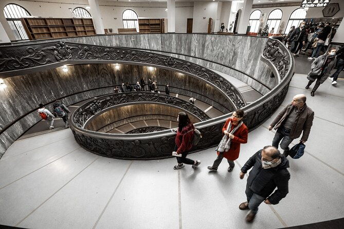 small-group-tour-of-vatican-museums-sistine-chapel-and-basilica-2