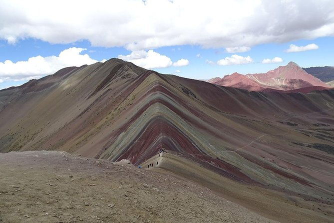 small-group-tour-rainbow-mountains-hiking-from-cusco