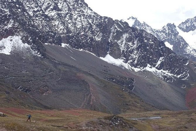 small-group-tour-rainbow-mountains-hiking-from-cusco