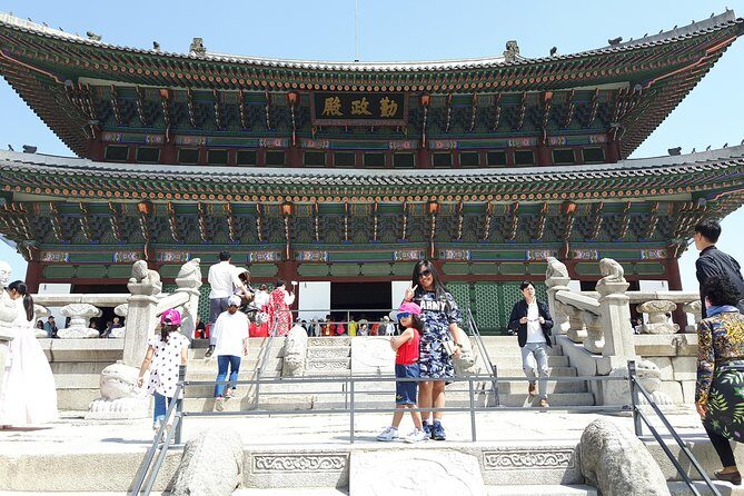 Small Group Tour: Seoul Tour by Subway Line 2 - Circular Line - Seoul Neighborhoods Uncovered: The Itinerary Breakdown