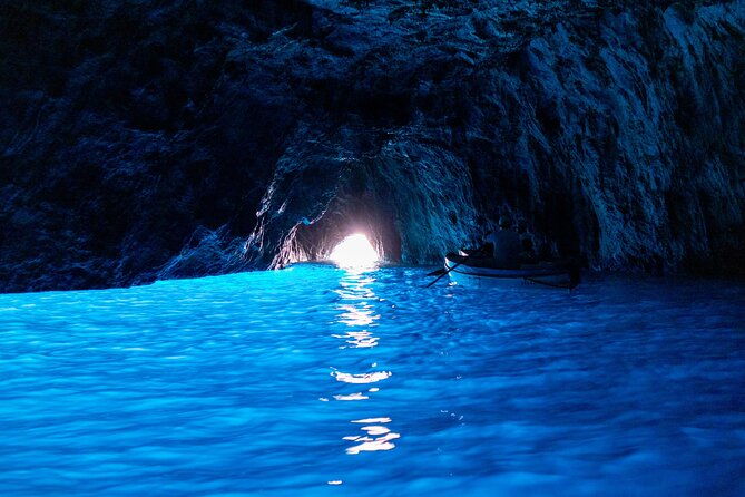 small-group-tour-to-blue-grotto-anacapri-and-capri