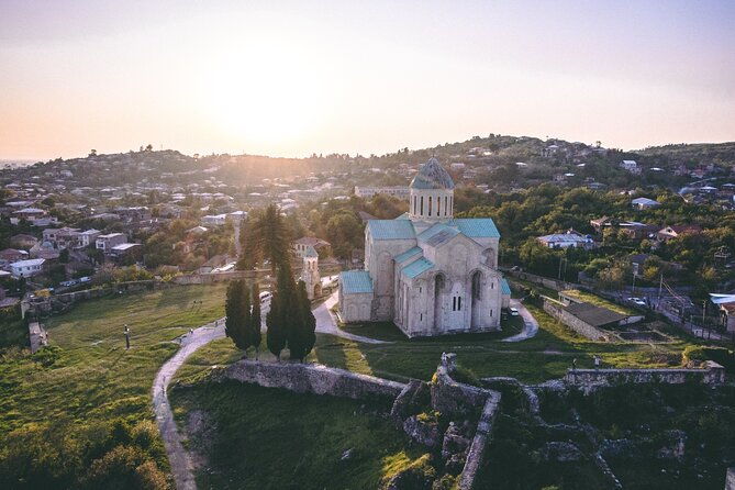 small-group-tour-to-kutaisi-monasteries-gelati-motsameta-and-bagrati