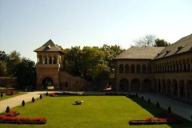 small-group-tour-to-mogosoaia-palace-and-snagov-monastery