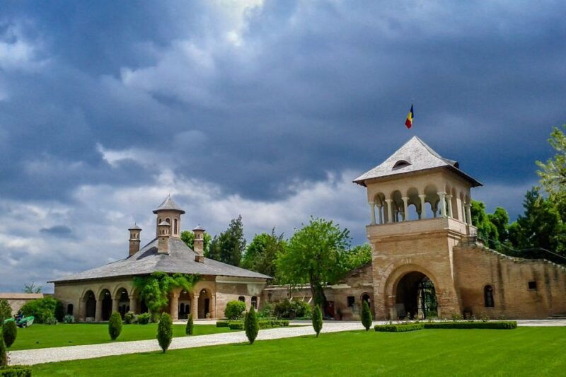 small-group-tour-to-mogosoaia-palace-snagov-monastery