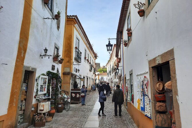 small-group-tour-to-nazare-and-obidos-from-lisbon