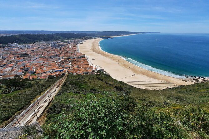 small-group-tour-to-nazare-and-obidos-from-lisbon
