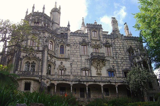 small-group-tour-to-sintra-pena-palace-pass-by-regaleira-cabo-roca-cascais