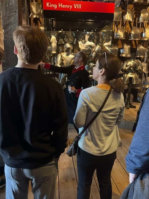 Small Group Tower of London, Crown Jewels & White Tower Tour - An In-Depth Look at the Tour Experience