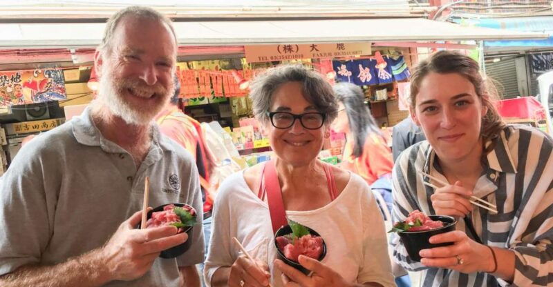 small-group-tsukiji-fish-market-food-tour