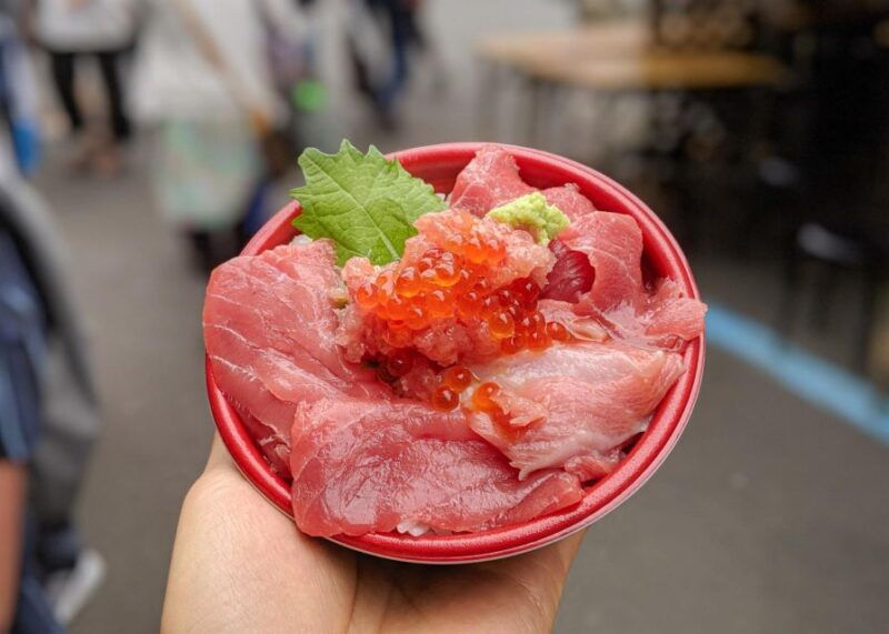 small-group-tsukiji-fish-market-food-tour