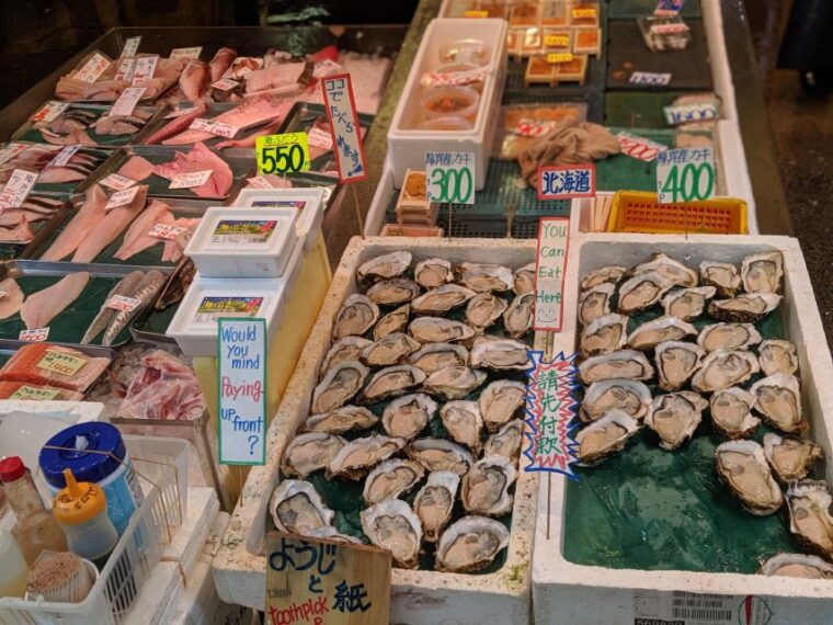 small-group-tsukiji-fish-market-food-tour