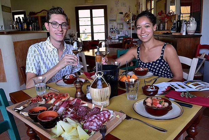 small-group-vernaccia-di-san-gimignano-wine-tour-white-and-red-wines