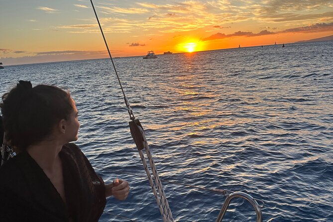 small-group-waikiki-sunset-sailing-tour