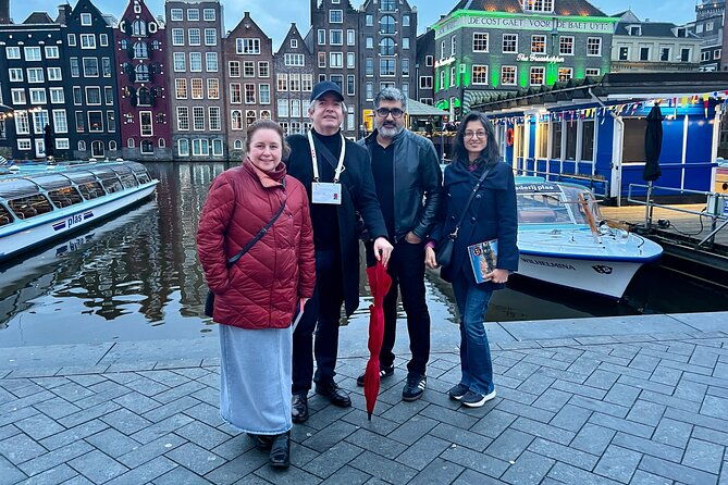 small-group-walking-tour-in-amsterdam-with-friendly-and-fun-guide
