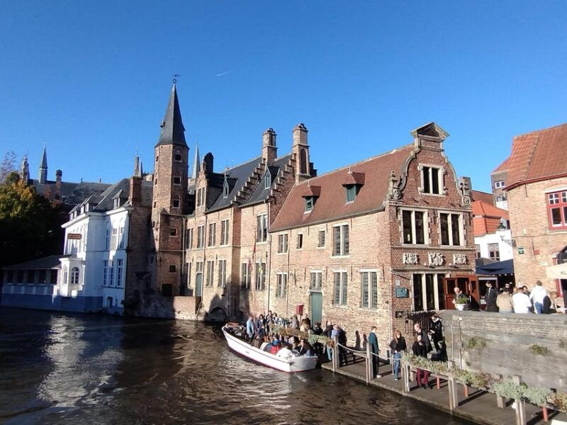 small-group-walking-tour-in-bruges-city-and-beyond