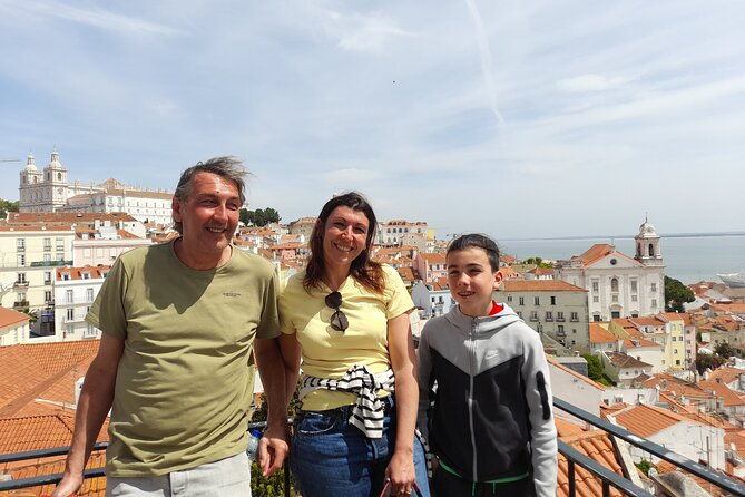 small-group-walking-tour-in-lisbon
