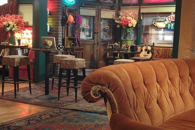 small-group-warner-bros-and-hollywood-tour-from-anaheim