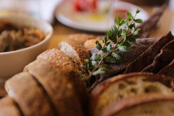small-group-winery-tour-with-lunch-and-experiences